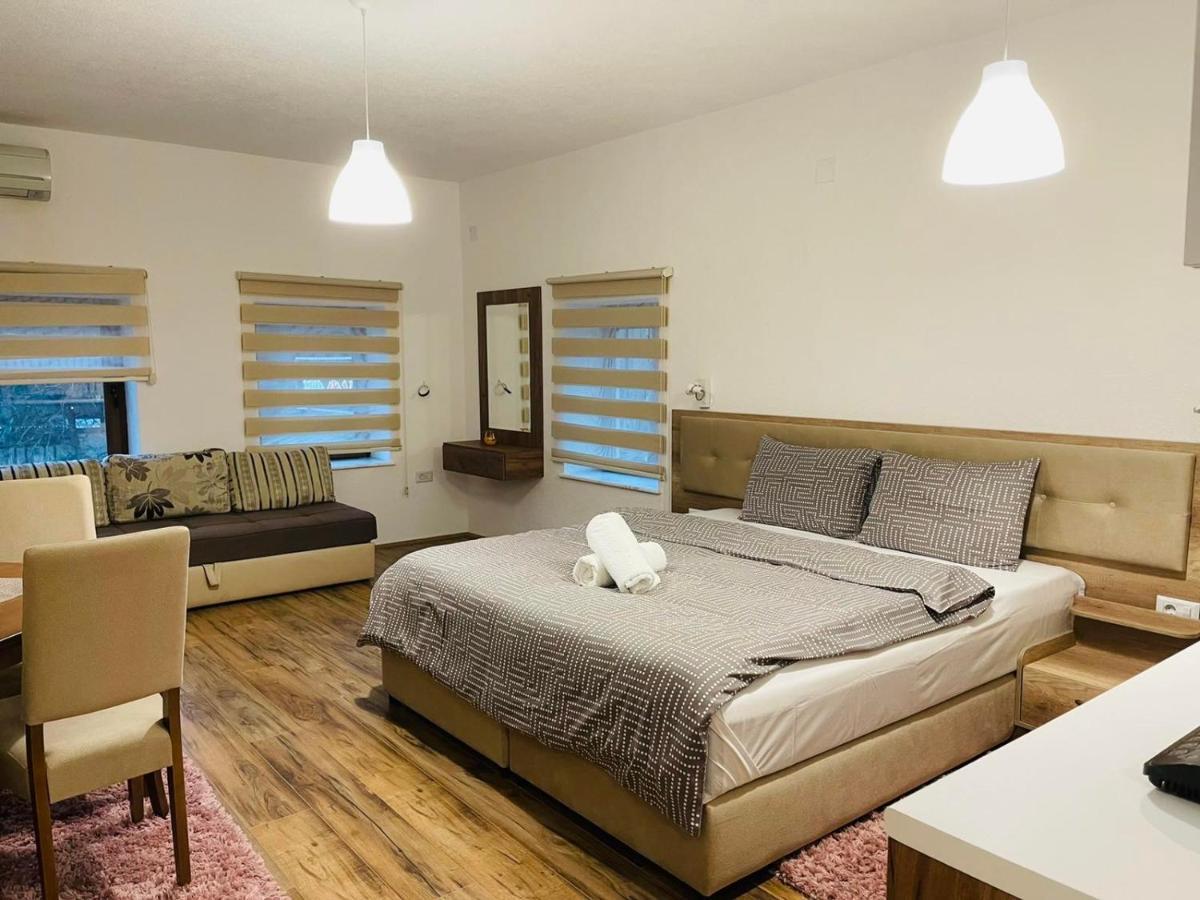 Fuk-Tak Apartmani&Restoran Dojran エクステリア 写真