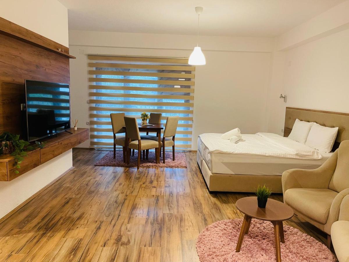 Fuk-Tak Apartmani&Restoran Dojran エクステリア 写真