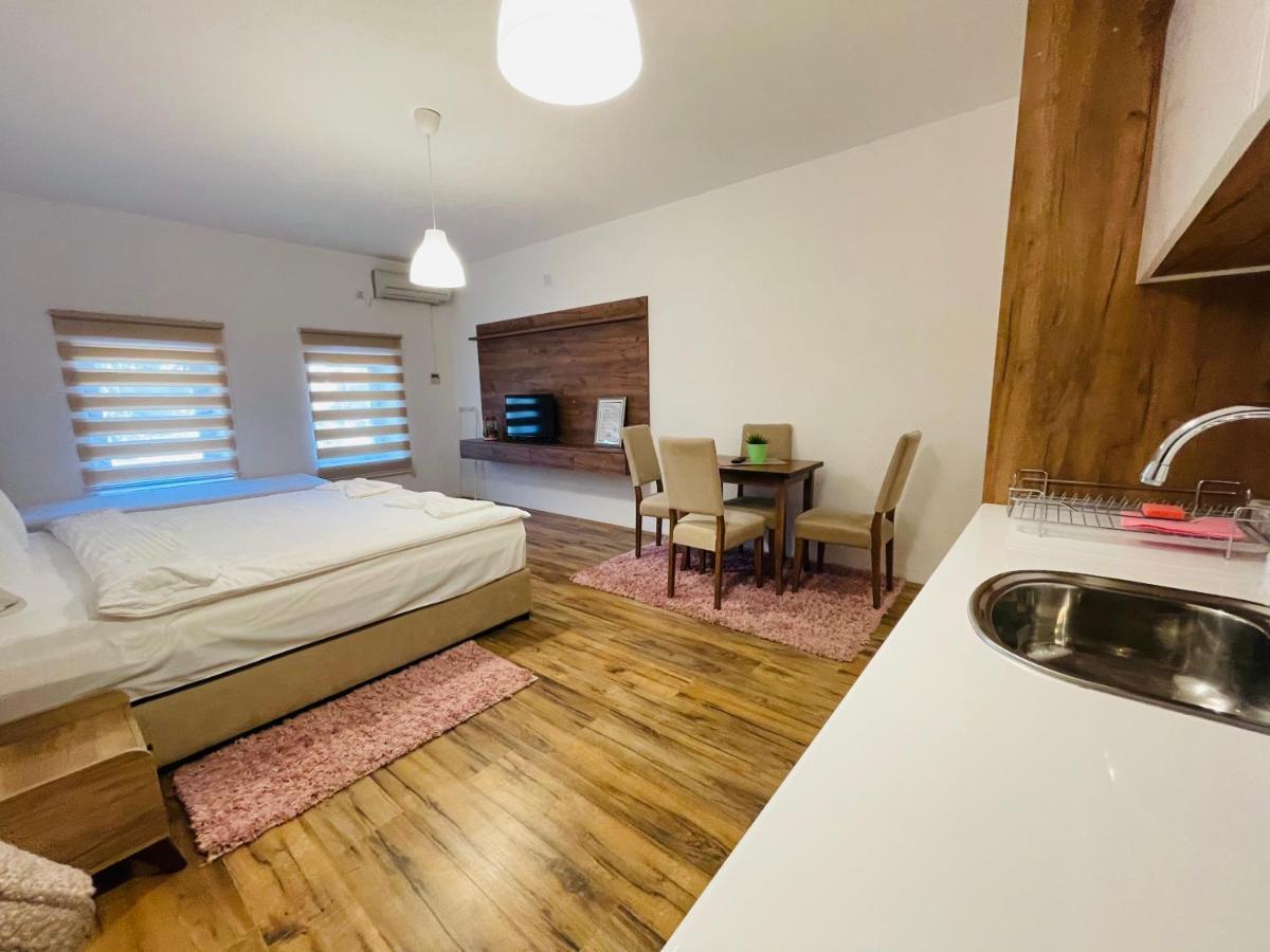Fuk-Tak Apartmani&Restoran Dojran エクステリア 写真