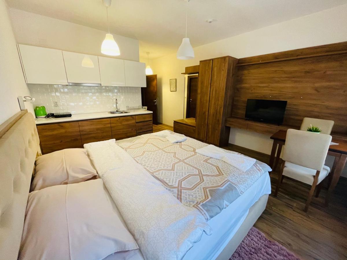 Fuk-Tak Apartmani&Restoran Dojran エクステリア 写真