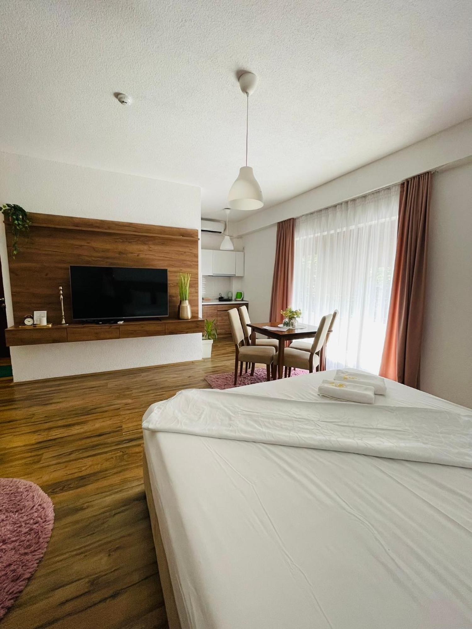 Fuk-Tak Apartmani&Restoran Dojran エクステリア 写真